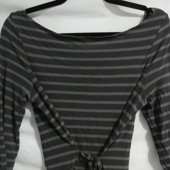 H&M | medium | Striped Shirt With Matching Tie Waist Front - Picture 4 of 14